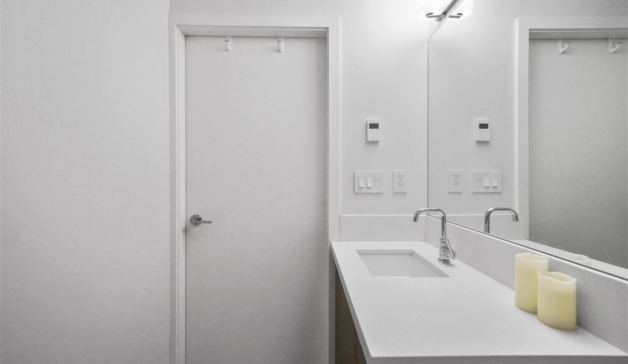 Canvas 505 - Bathroom2