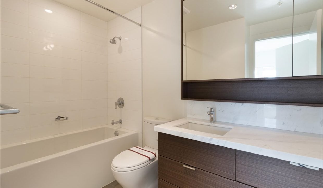 Cambie Star 502 - Master ensuite