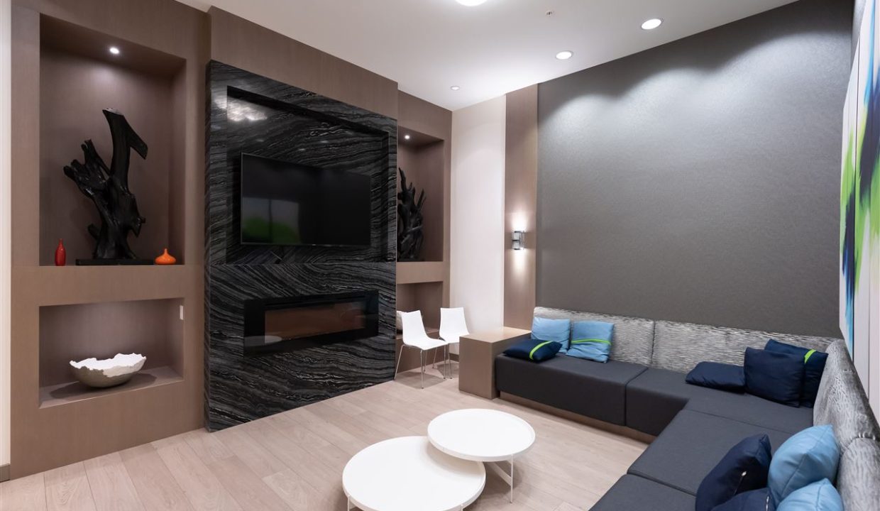 Uptown 1 amenities lounge
