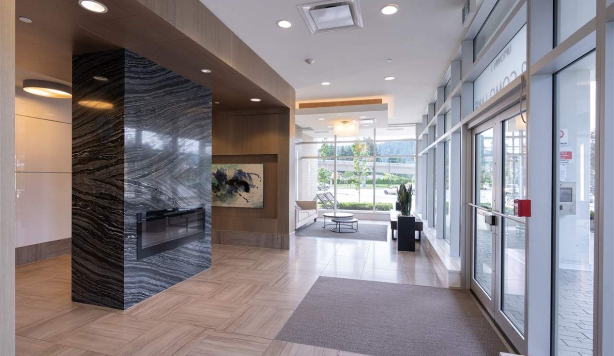 Uptown 1 lobby 2